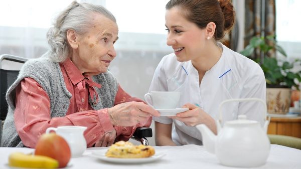 Improve-The-Eating-Habits-Of-Dementia-Patients-With-These-Helpful-Tips-From-Hospice-Care-Burbank-Ca