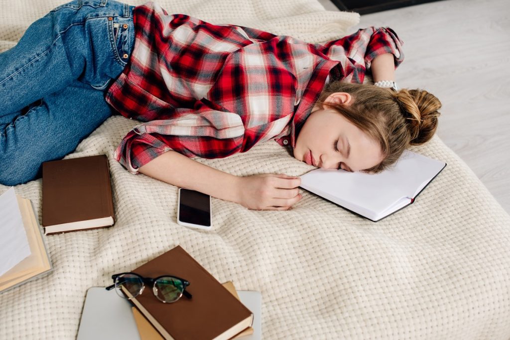 Reasons-why-students-need-sleep-even-after-getting-a-new-bed-from-Orange-County-mattress-stores